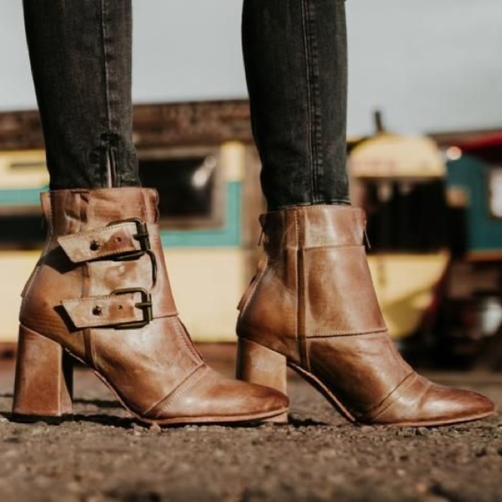 Freebird by Steve Madden “Joey” Tan Leather Boots size 11